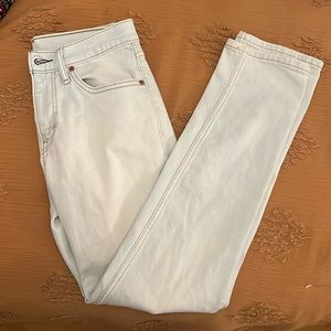 Women’s Levi jeans light wash EUC
